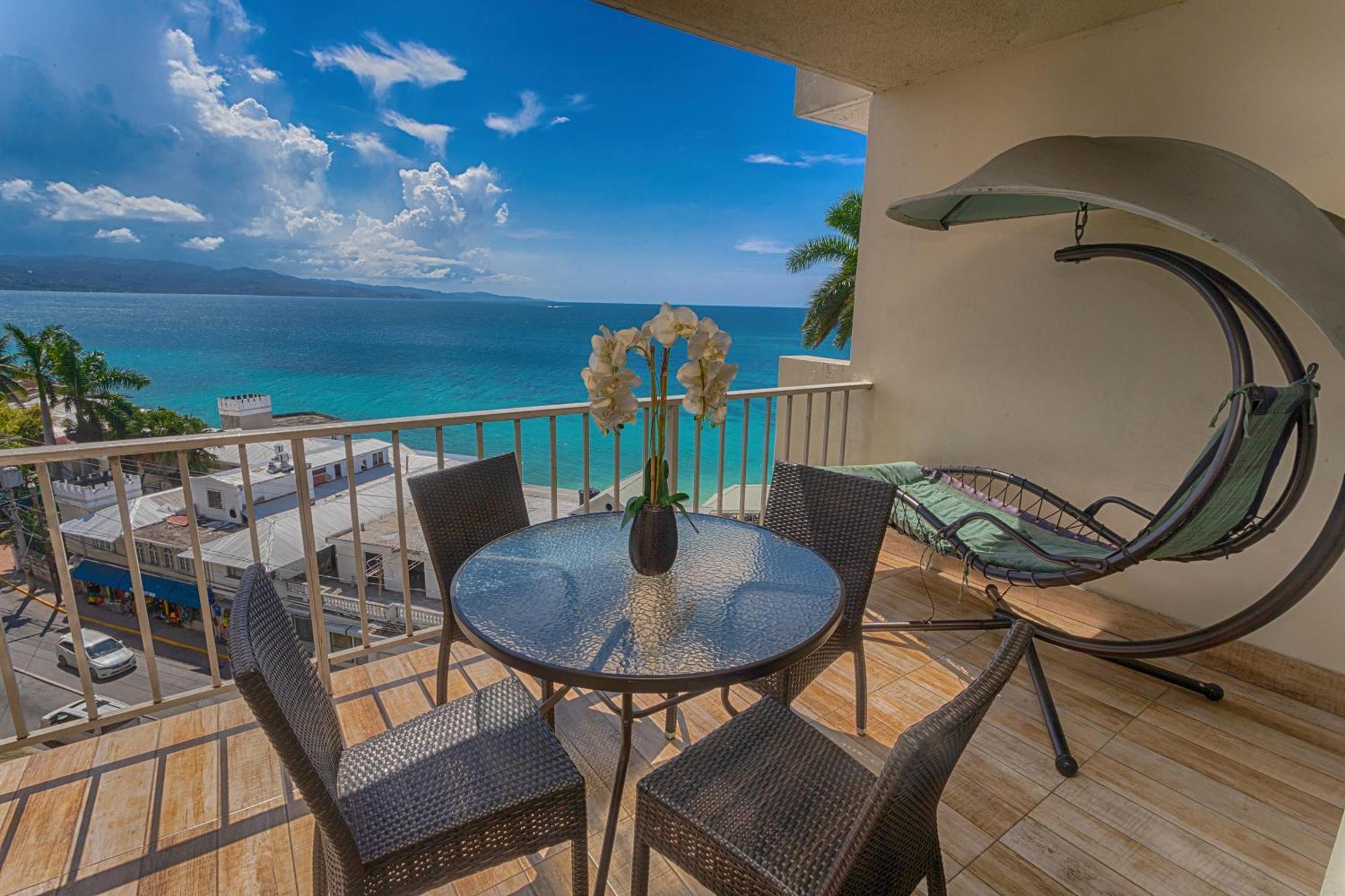 Montego Bay Club Apartments 외부 사진