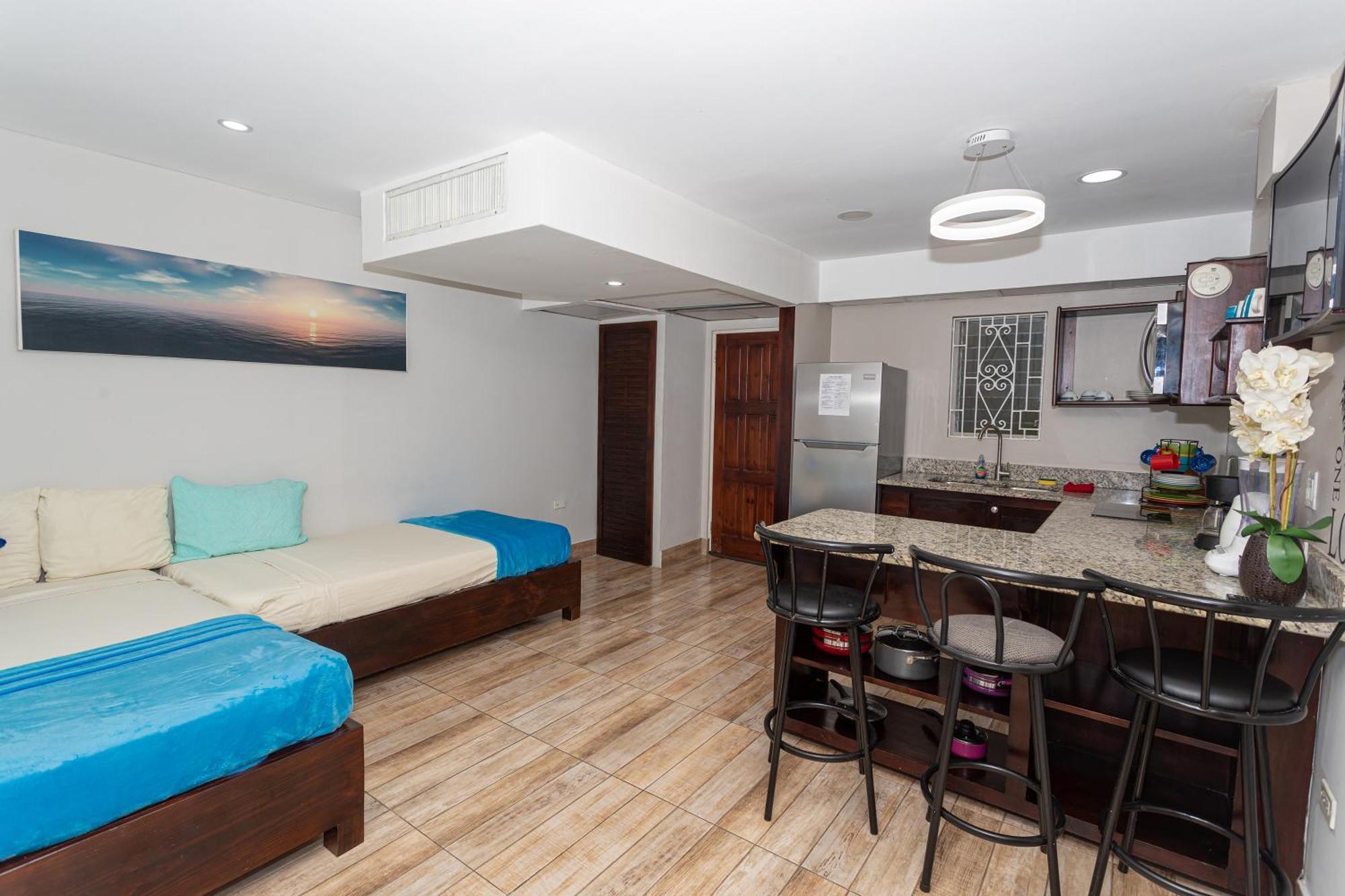Montego Bay Club Apartments 외부 사진