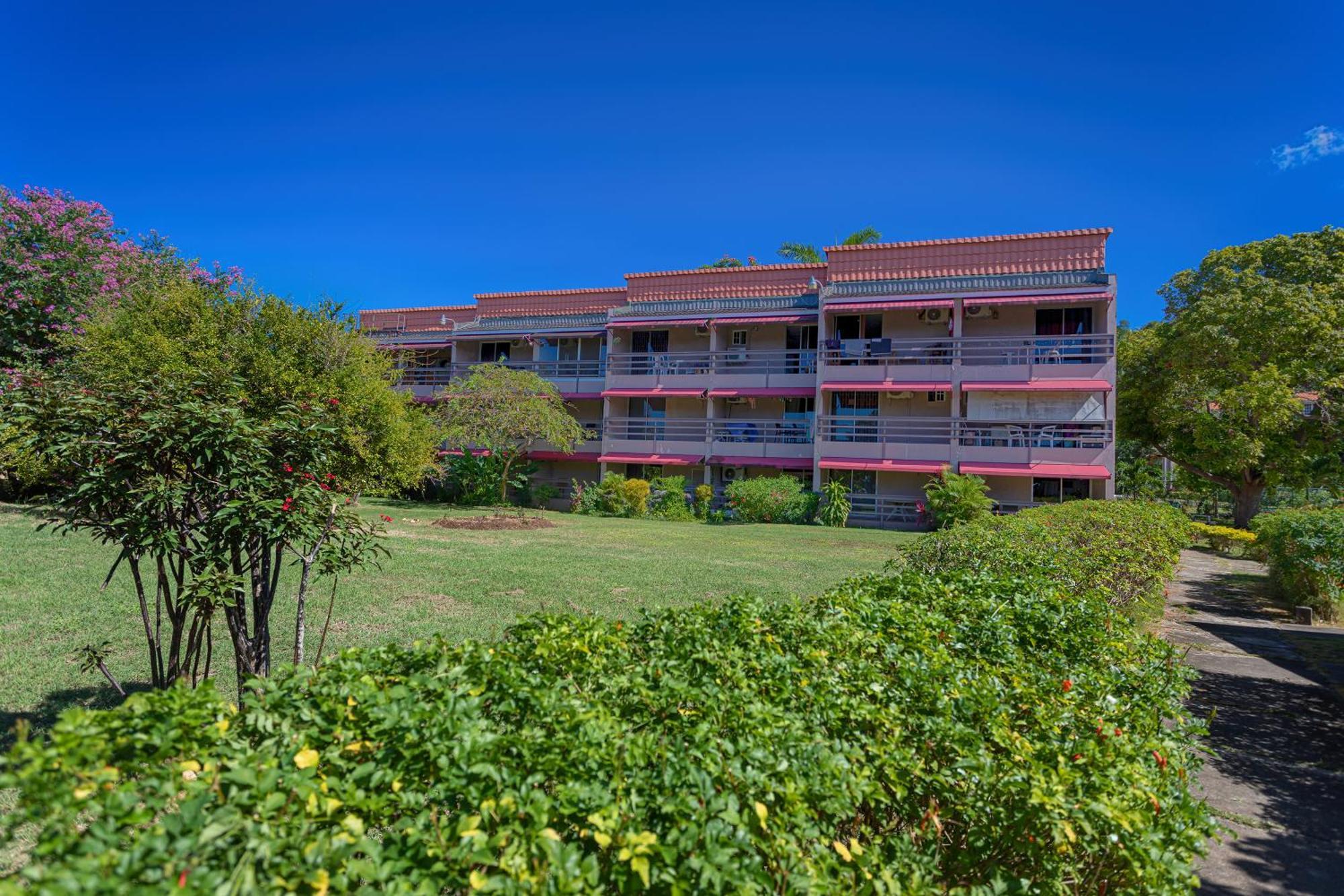 Montego Bay Club Apartments 외부 사진