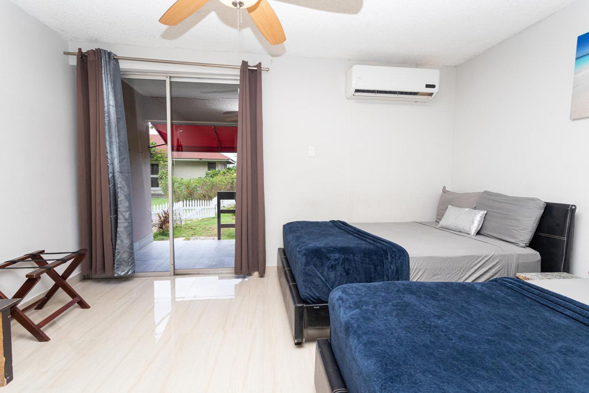 Montego Bay Club Apartments 외부 사진