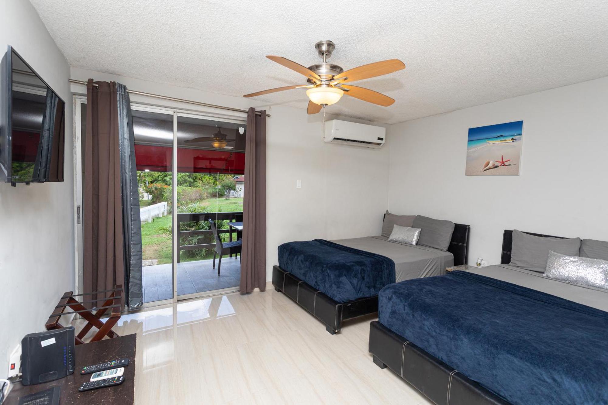 Montego Bay Club Apartments 외부 사진