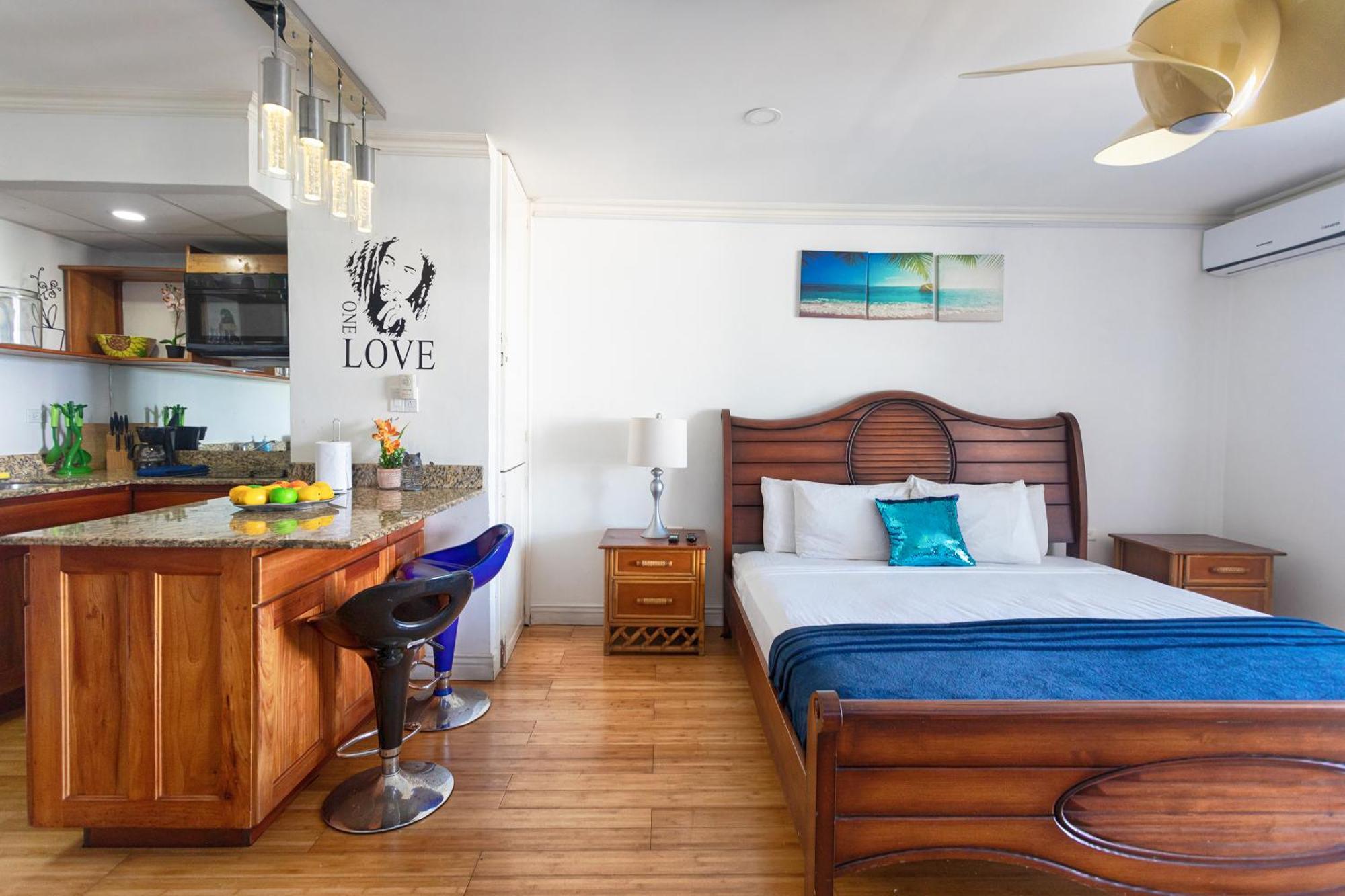 Montego Bay Club Apartments 외부 사진