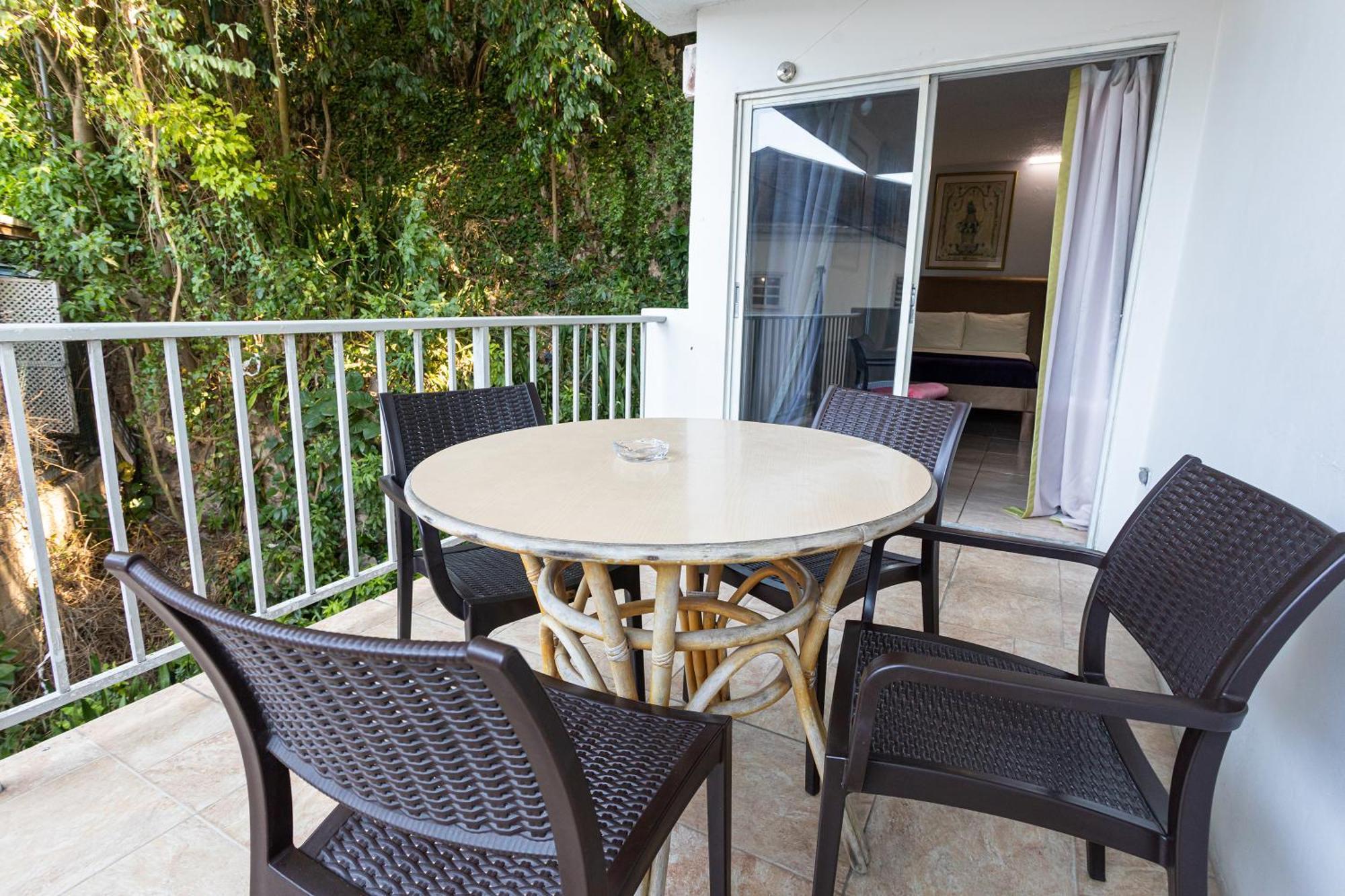 Montego Bay Club Apartments 외부 사진