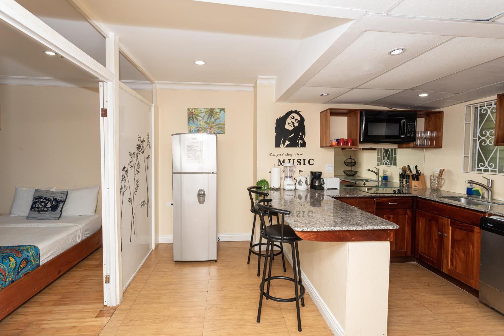 Montego Bay Club Apartments 외부 사진